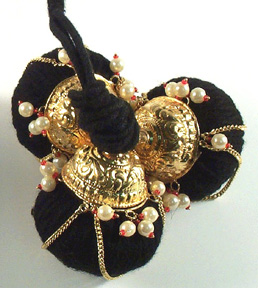 Round Kunjam with stones or pearls - Click Image to Close