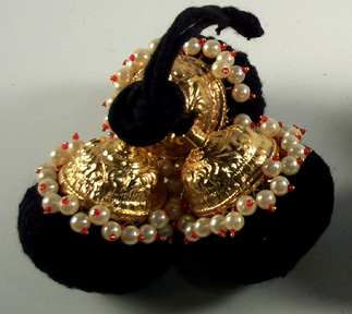 Round Kunjam with Pearls - Click Image to Close